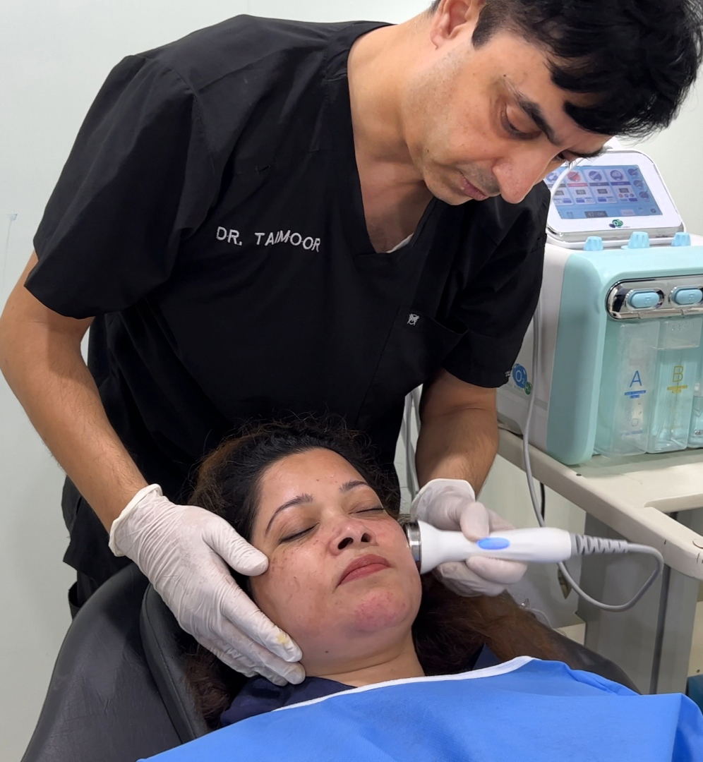 Hydra facial of a female patient in Islamabad